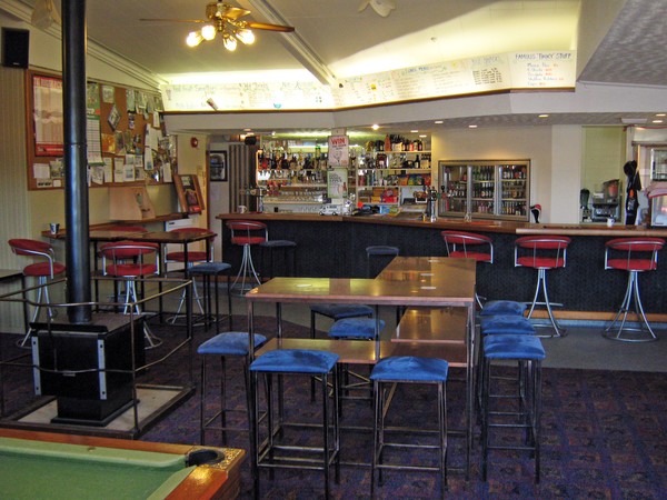 Collingwood Tavern inside bar